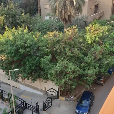 شقة فندقية ٢٥٠ متر في ارقي مكان بالهرم